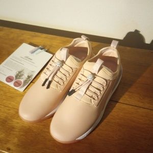 BRAND NEW Pink Up Clove Shoes, Men's Size 9.5